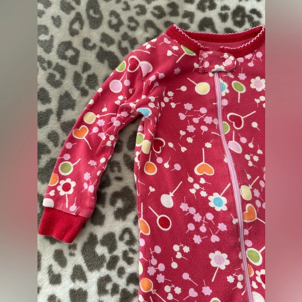 2007 babyGap Floral One Piece Footed Sleepwear in Pink Size 6-12 Months